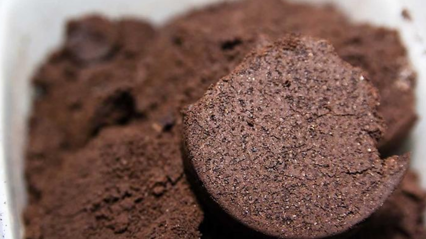 Recipes that include coffee grounds as an ingredient